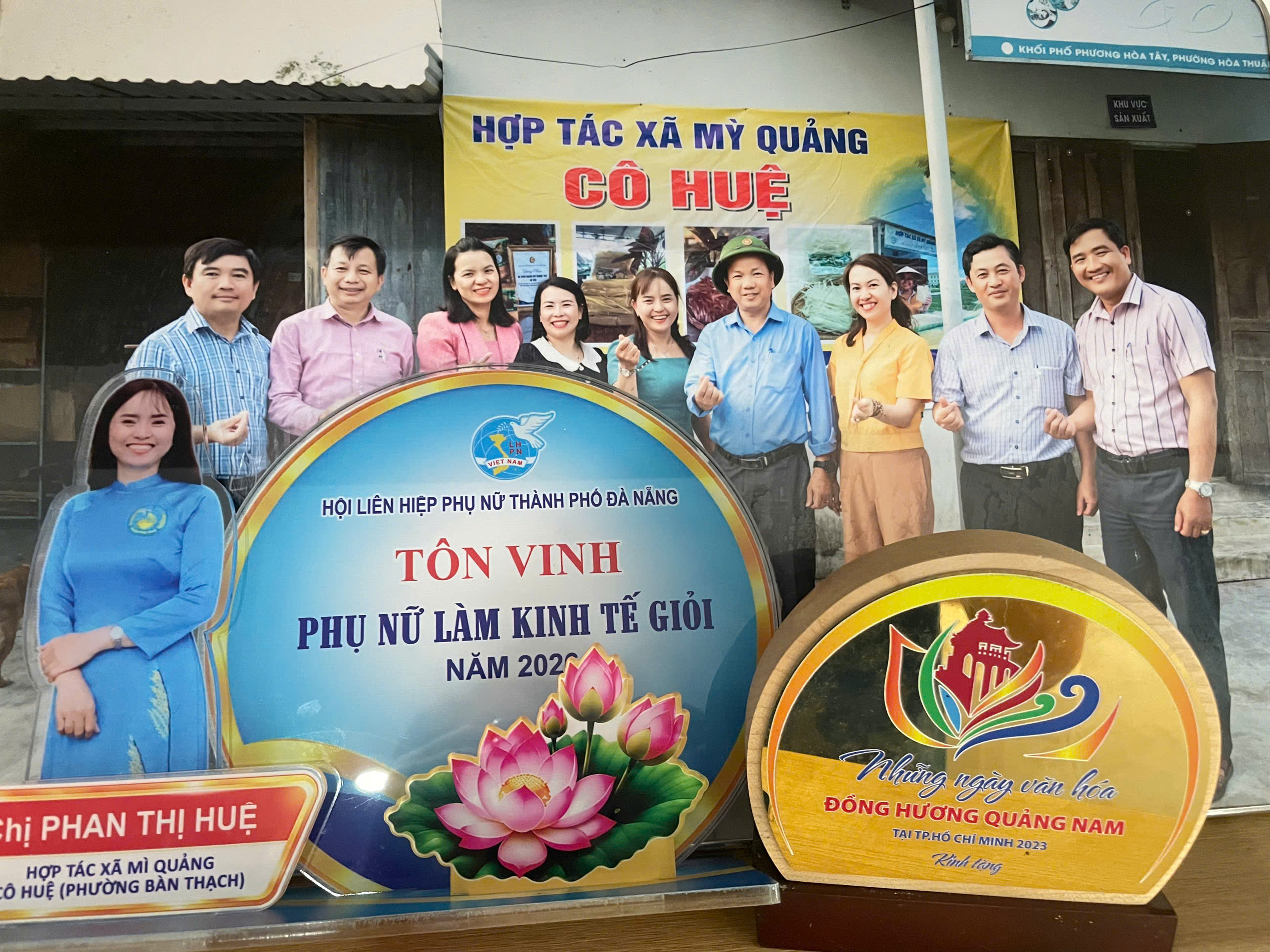 Bằng Khen Tôn Vinh Phụ Nữ Làm Kinh Tế Giỏi Xứ Quảng - Mỳ Quảng Cô Huệ